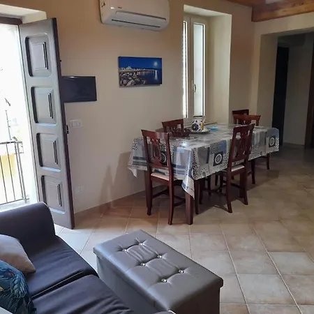 2 Bedroom, 1 Bath Near The Sea * Casal Velino